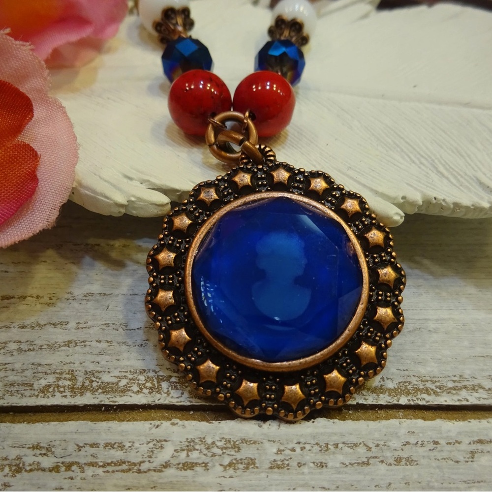 🌸[2/$30.00]🌸 Cameo Necklace